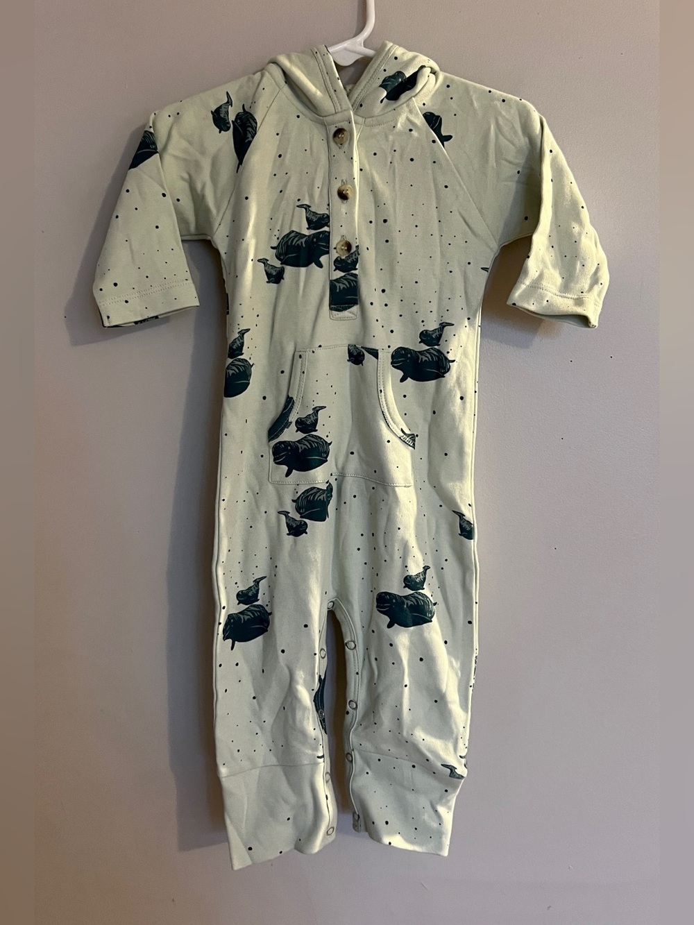 KATE QUINN Organic Cotton Unisex Toddler Beluga Whale Print Long Sleeve Bodysuit
